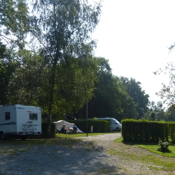 Accueil des camping-cars au Camping de l'Orival, aux Grandes-Ventes