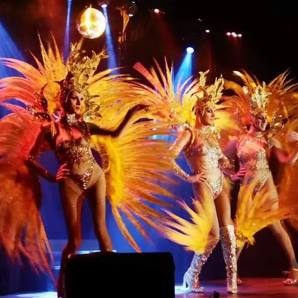 Cabaret-Le-Puits-Enchante-2-800x600