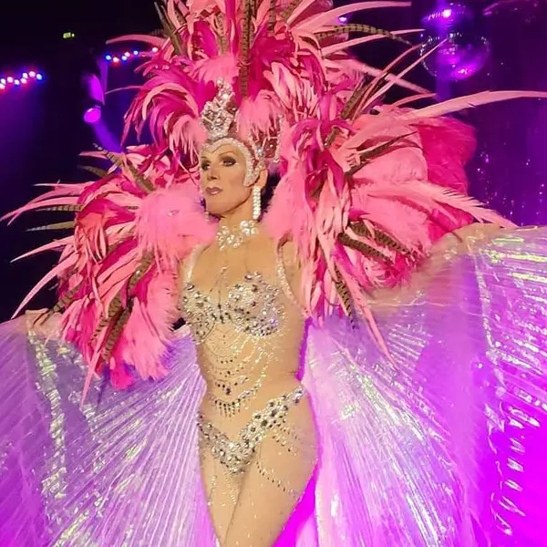 Cabaret-Le-Puits-Enchante1-800x600