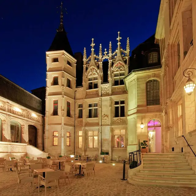 Cour d'Honneur de nuit