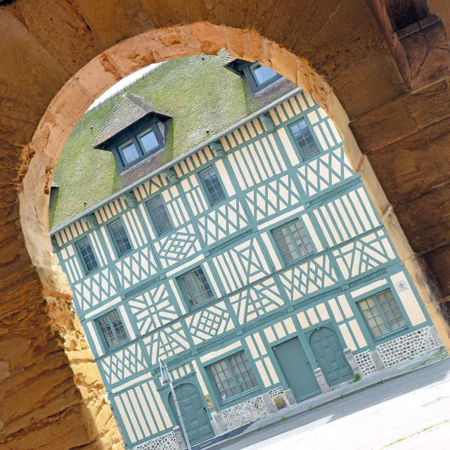 DVAH 6 VILLE MEDIEVALE VILLE CLASSIQUE - Légende La Maison Miffant