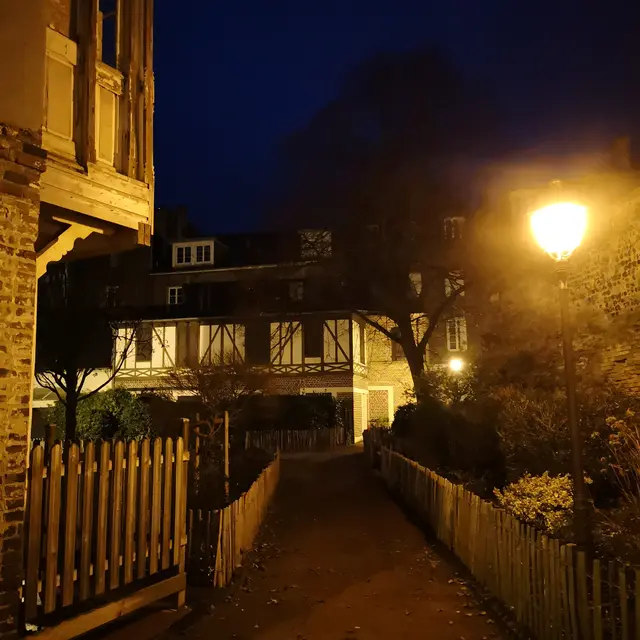 BOUT DU QUAI CREPUSCULE
