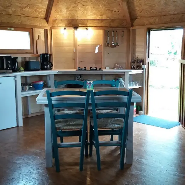 Hutte - Les Cabanes d'Eddie - Avesnes-en-Val  ©Ayral