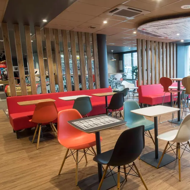 IBIS CHAMP DE MARS 7