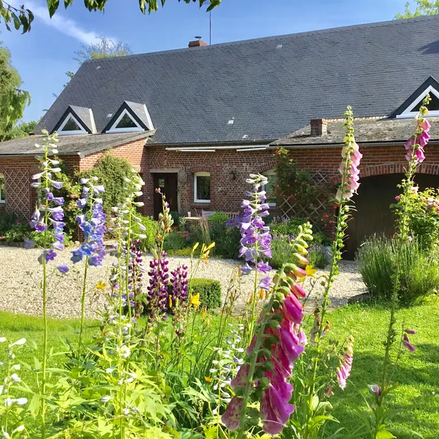 la maison depuis le jardin