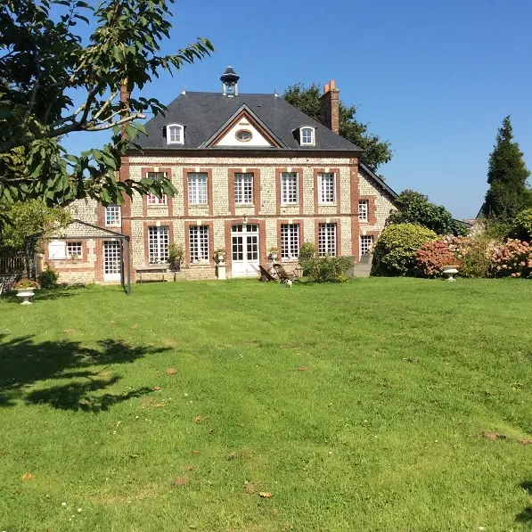 Mme SABATIER - NID D'ANGE - ANGERVILLE-LA-MARTEL