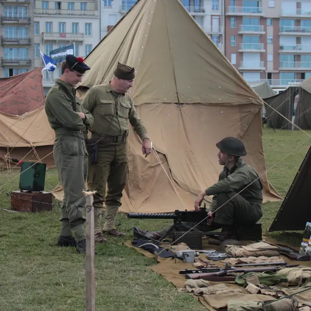 Camp militaire, photographie d'archive