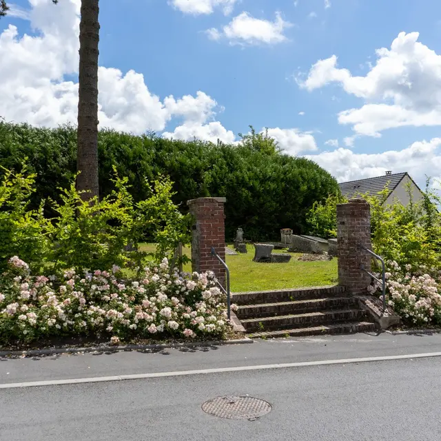 L'Enclos Protestant - Les-Trois-Pierres