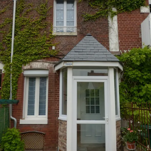 Criel_Maison-Floréal_Cour-Avant-Bow-Window@M-Daguet_2020