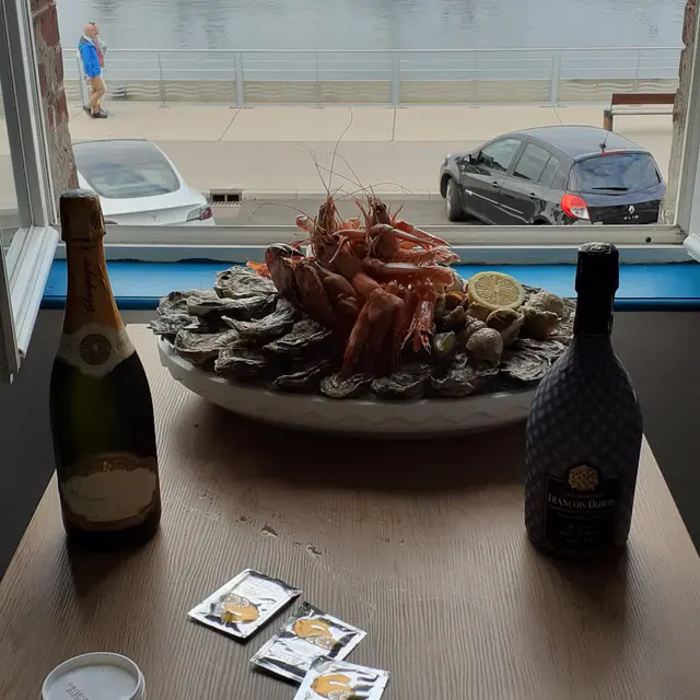 LE-TREPORT_Le-P'tit-Balconnet_Vue-Port_Mme-Collette@2022