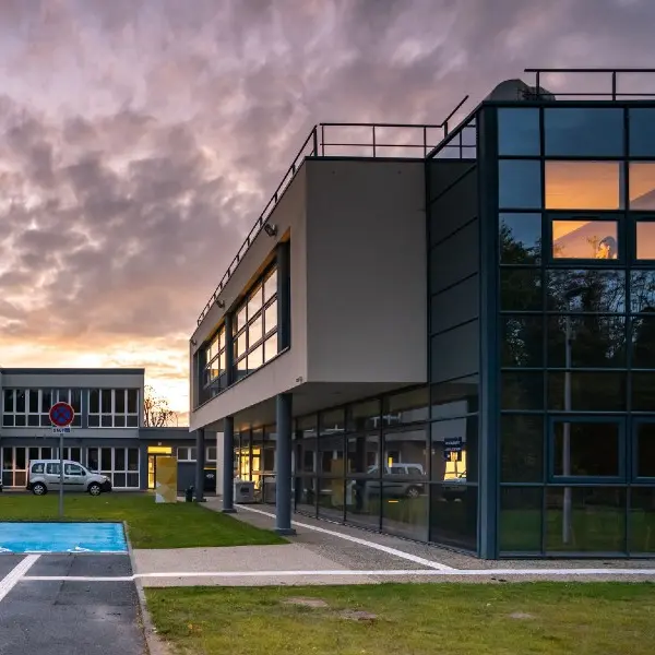Le Resto d'Eugénie - Rouxmesnil-Bouteilles ©Grégoire Auger-CBA architectes (800x600)