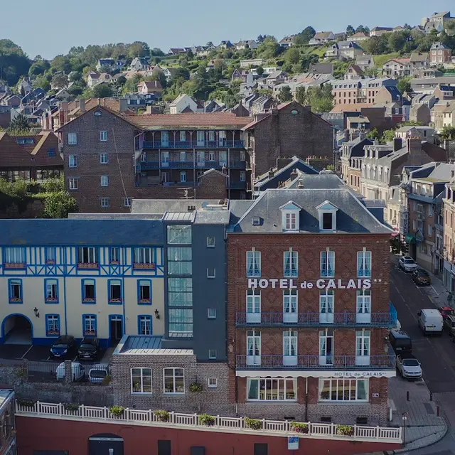 Le-Treport-Hotel-de-Calais-Vue-drone-Hotel-Hotel-de-Calais-2021.