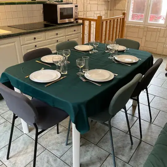 RDC Cuisine - Table à manger sans rallonge (6 personnes)