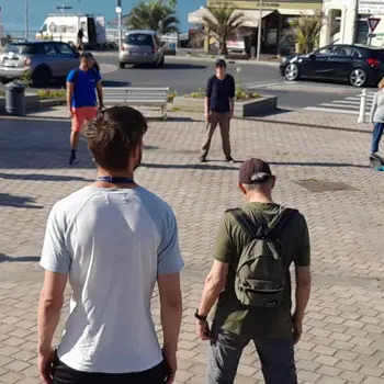 La plage de Monet à Perret en baskets