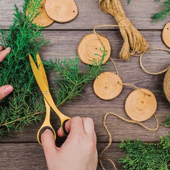Décoration naturelle de Noël en famille