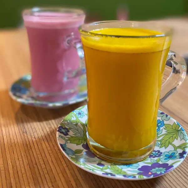 Golden et Pink latte - Salon de thé Calice et Mandibule