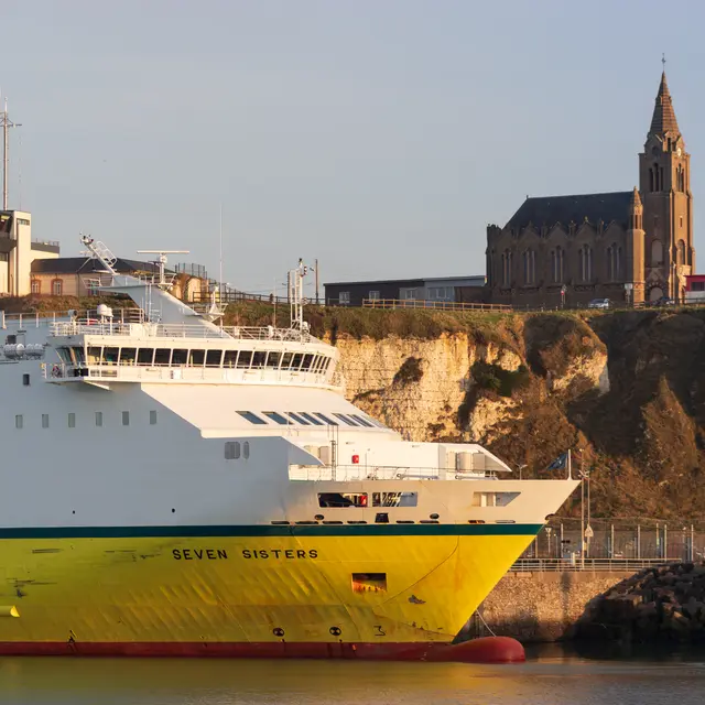 Transmanche Ferry - Bonsecours (HD) © Anaïs Diodore