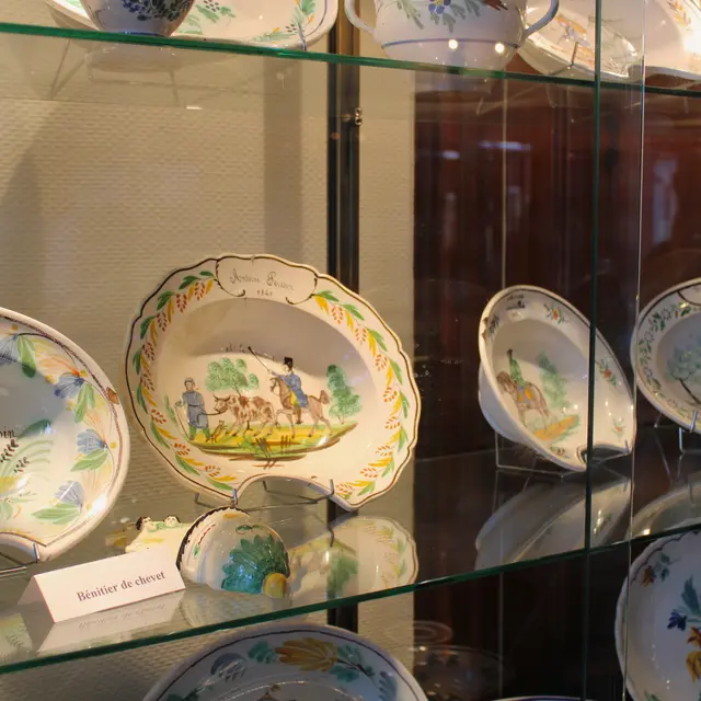 Visite commentée de la collection de faïances de Forges-les-Eaux