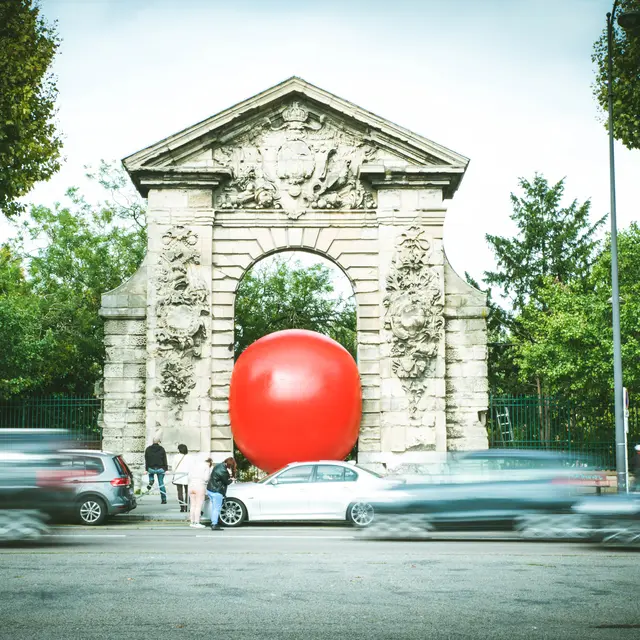 RedBall Project - Porte Guillaume Lion Rouen