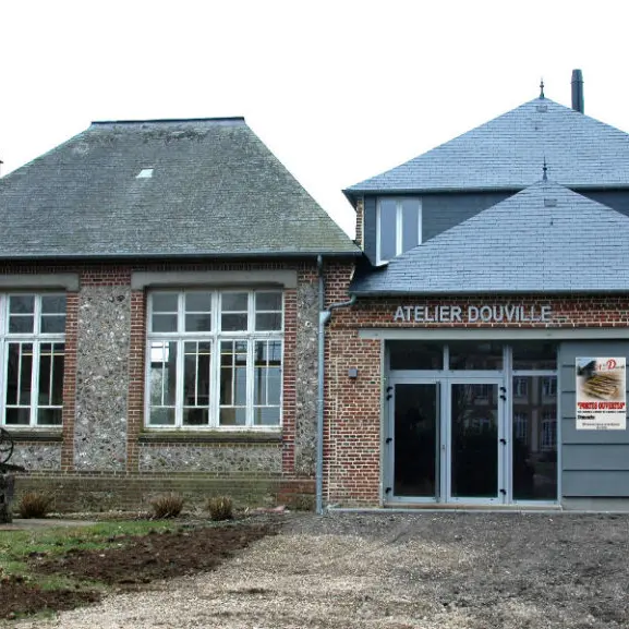 atelier-roger-douville-canville-les-deux-eglises-3-800x600-2-620x577