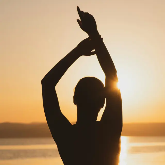 atelier-yoga-generique-ivan-zakharenko-KeGKEOjhy6E-unsplash