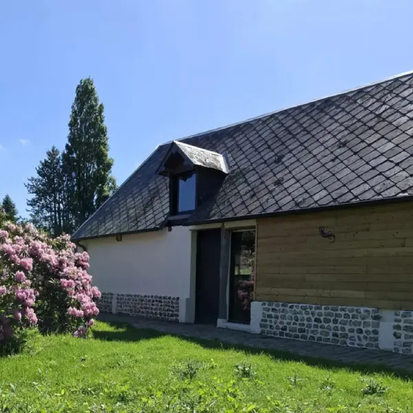 gite-ressources-la-frenaye-meuble-2