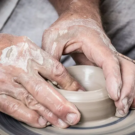 hands-1139098-960-720