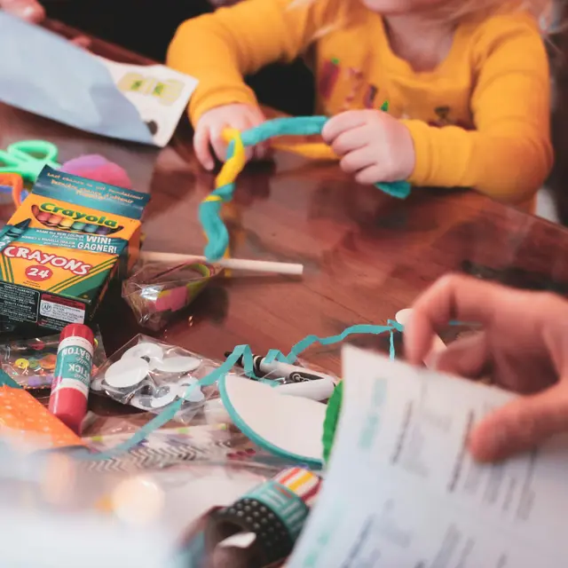 mini-atelier-rigolo-compagnons-vhrD4fdOE9U-unsplash