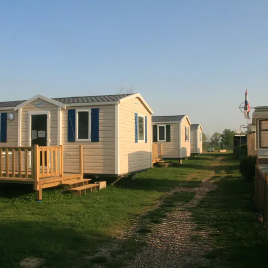 mobilehome du camping © camping Ile Adelines, Poses