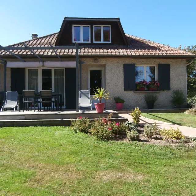 Saint-Pierre-en-Val_Gite-de-la-Poterie_Facade@Mme-GINFRAY_2020