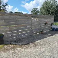 park 2, A côté du parking