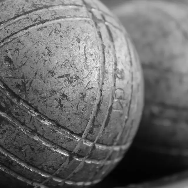 Pétanque_gros_plan_boule