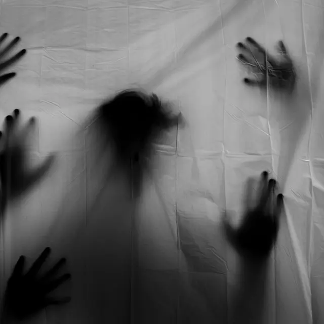silhouette-3777403_1280