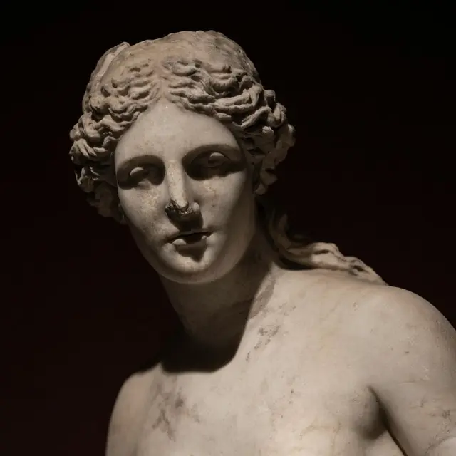 spectacle-femme-antique-pexels-enginakyurt-5209723