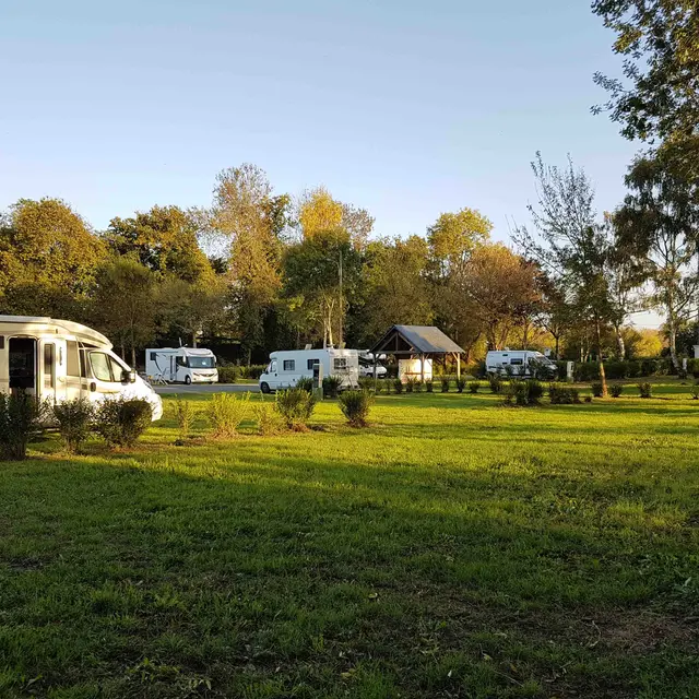 72-bazouges-cré-sur-loir-aire-camping-car-park-aire