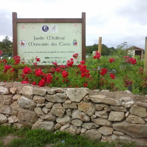 01-le-jardin-medieval-des-caves-1303835