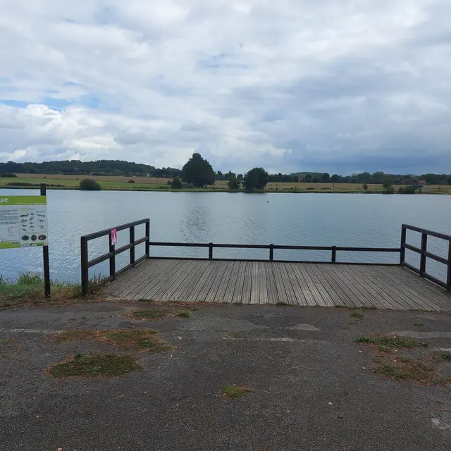Ponton, zone de pêche partagée
