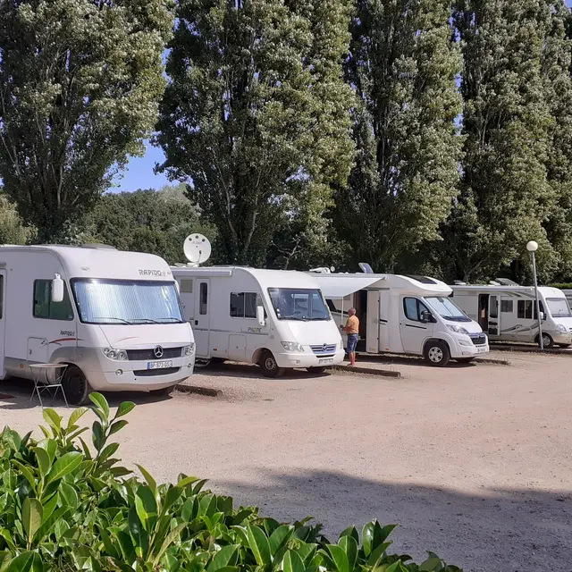 Aire camping car Baugé