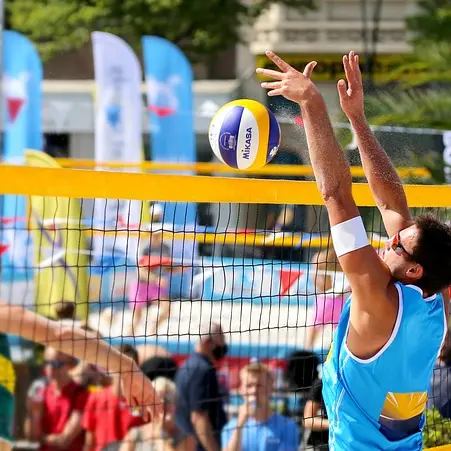 taniavdb-beach-volleyball-6483796_640