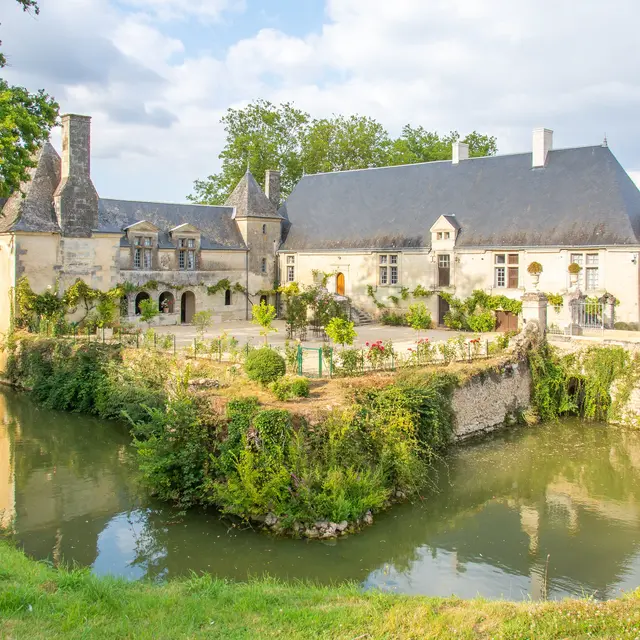 Château de Vaudésir_Saint Christophe sur le Nais