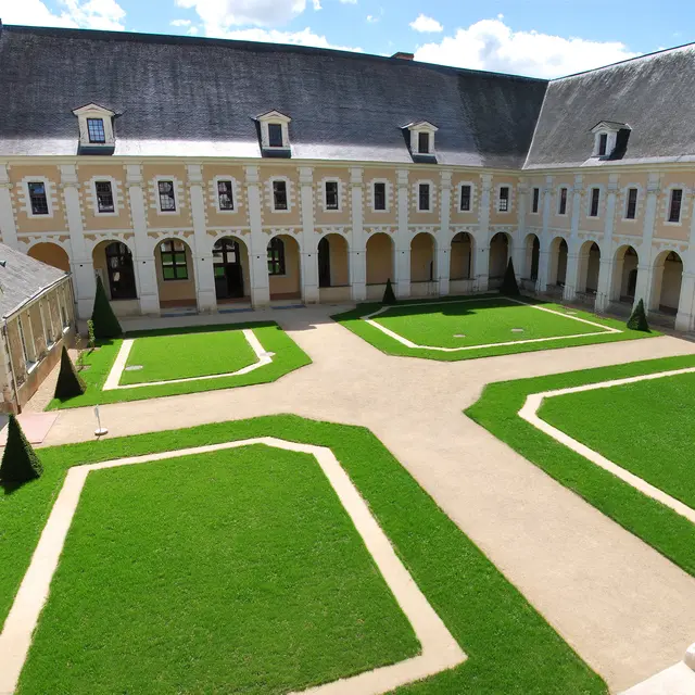 Cloitre du Pôle des Ursulines-CP-Pays de Château-Gontier