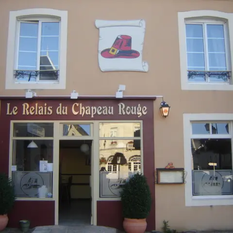 HOT72-relais-chapeau-rouge-1