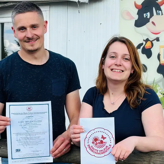 Alex et Emeline - Ferme Lait'Loges - Saint-Georges-le-Gaultier