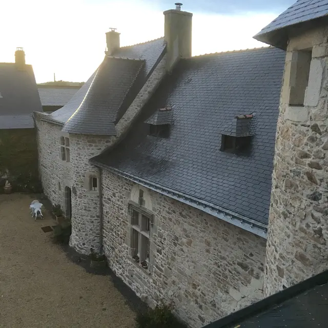 VUE SUR JEU DES TOITS