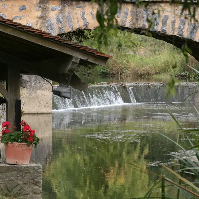 Pont piéton des XIIe-XIIIe siècles