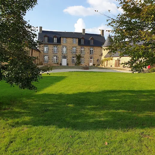 Manoir des loges ambrières 1