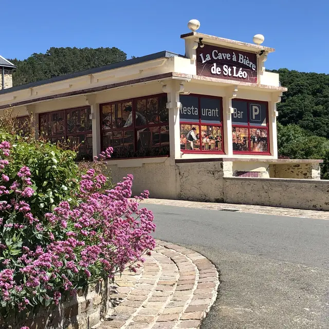 Restaurant La Cave à Bière - Saint-Léonard-des-Bois - extérieur