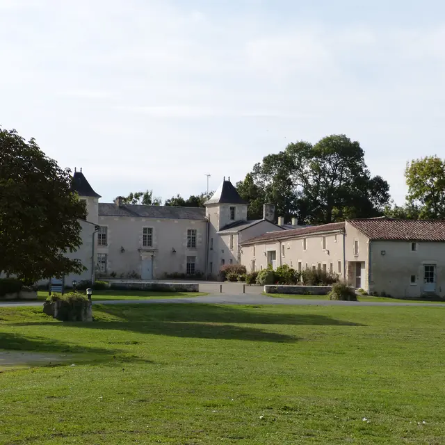 Aire de pique-nique au parc du Vignaud