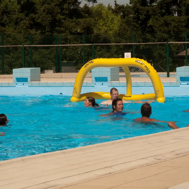 Piscine_Luché Pringé_2010_©Stevan Lira (36)