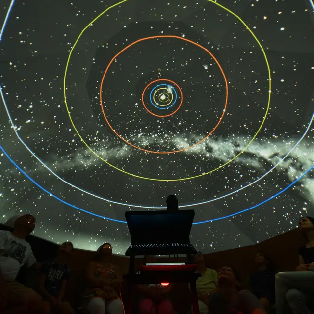 Planetarium-de-La-Chapelle-aux-Lys- 85